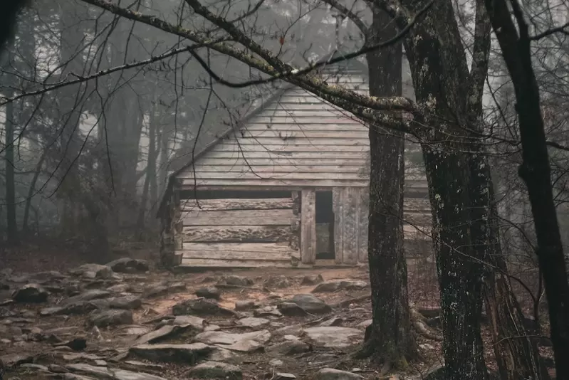 old spooky cabin in gatlinburg