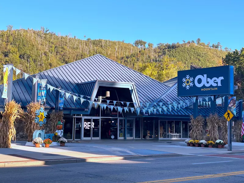 Ober Mountain fall decor 1