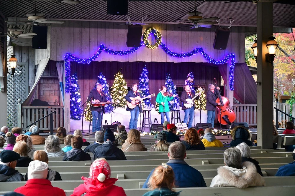 dollywood christmas shows